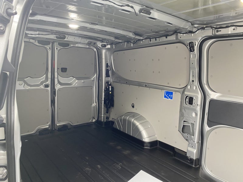 2025 Ford Transit Custom 320L - AWD image 5