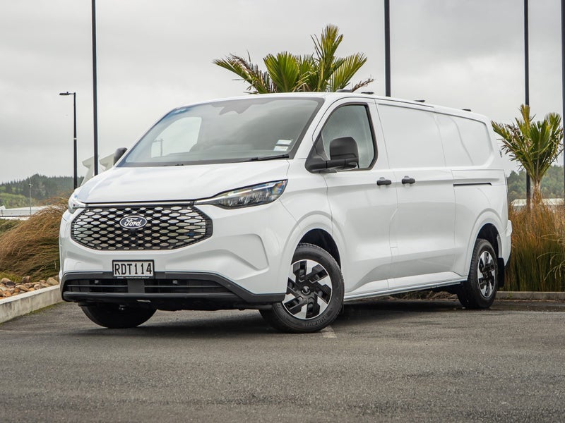 2025 Ford Transit Custom 320L BEV image 1