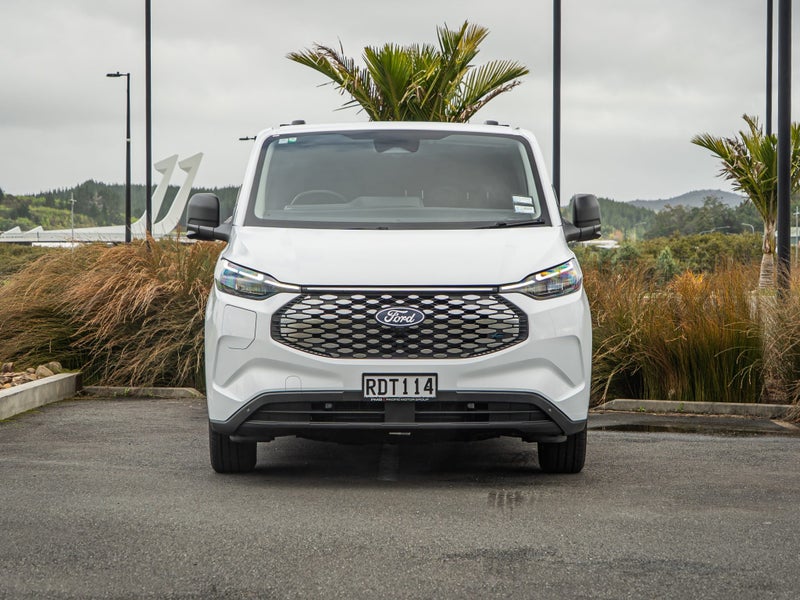 2025 Ford Transit Custom 320L BEV image 4