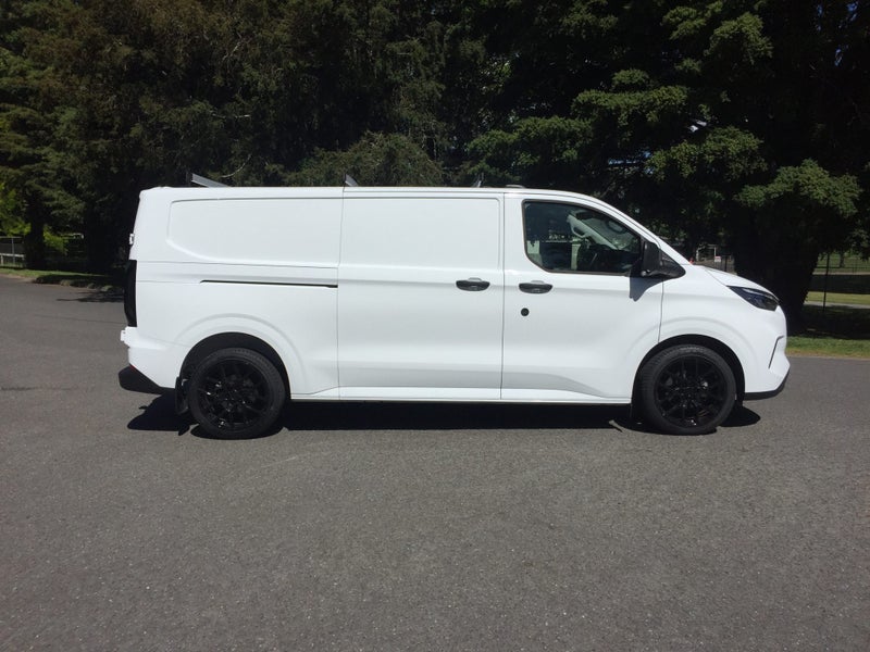 2025 Ford Transit CUSTOM 320L LWB AWD image 2