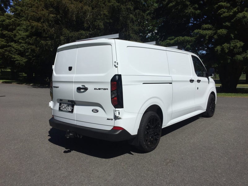 2025 Ford Transit CUSTOM 320L LWB AWD image 3