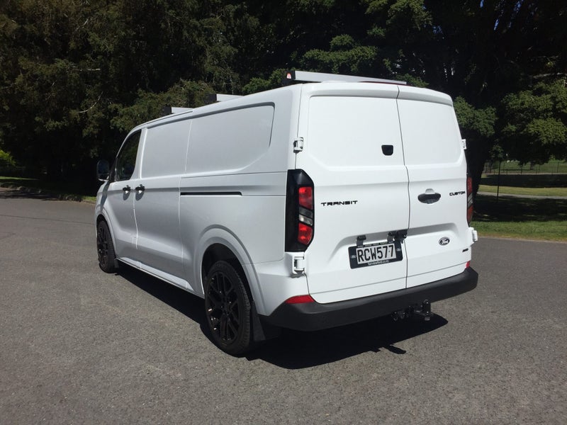 2025 Ford Transit CUSTOM 320L LWB AWD image 4