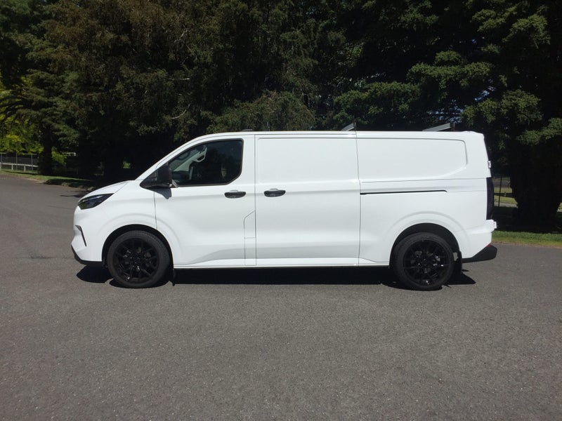 2025 Ford Transit CUSTOM 320L LWB AWD image 5