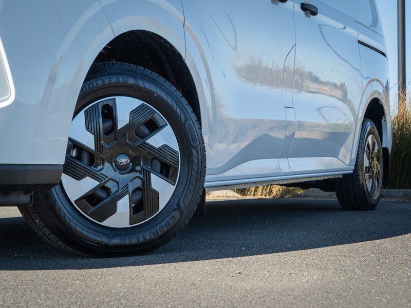 2025 Ford Transit Custom 320S BEV image 5