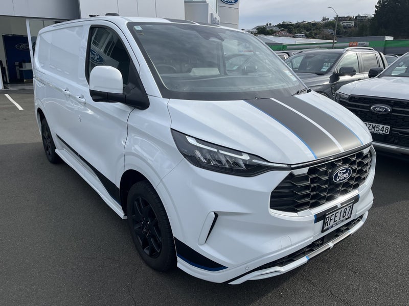 2025 Ford Transit Custom 320S Sport AWD image 2