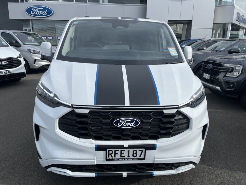 2025 Ford Transit Custom 320S Sport AWD image 3