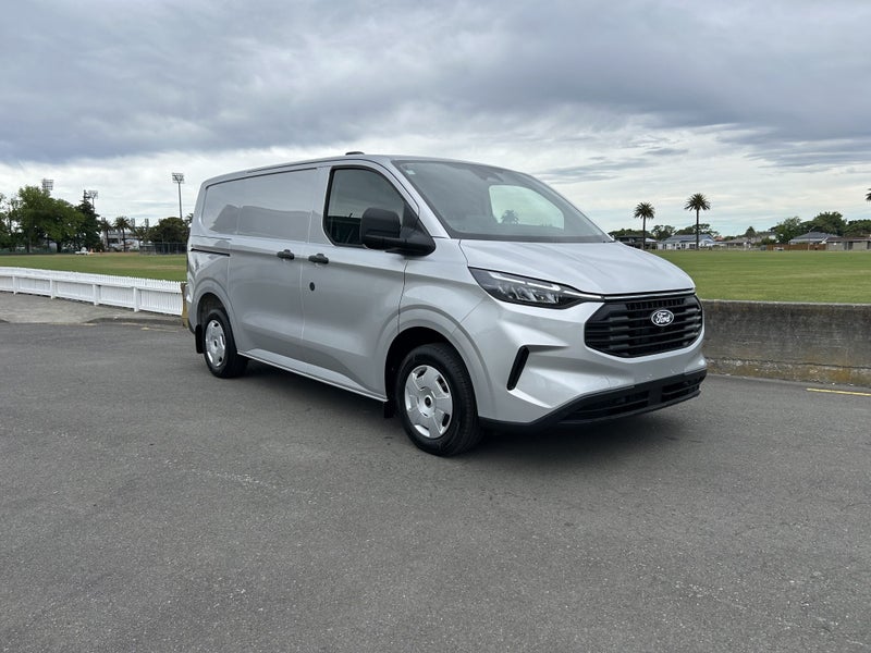 2025 Ford Transit Custom 320S SWB 2.0D image 5