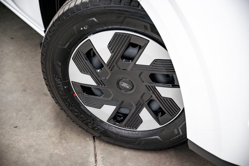 2025 Ford Transit Custom 340 LWB EV image 4