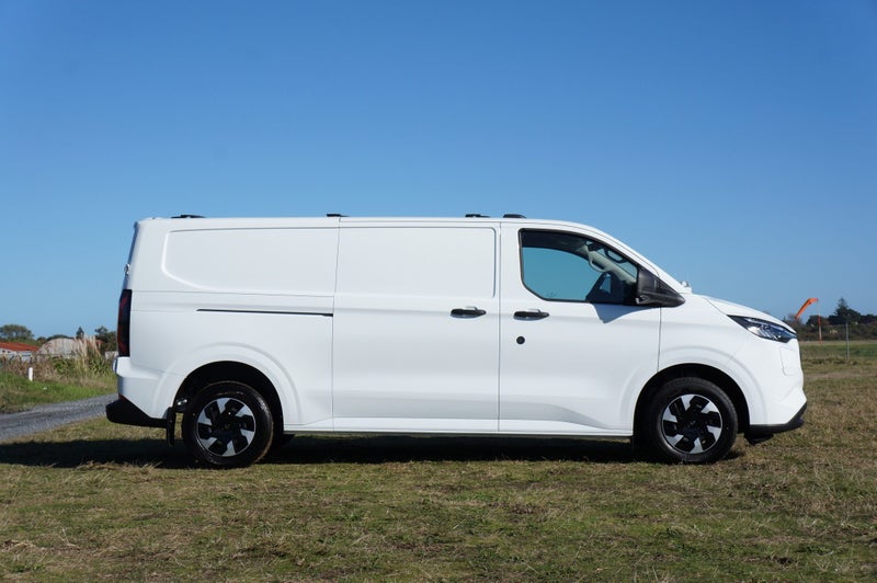 2025 Ford Transit CUSTOM 340L BEV 1A RWD image 2