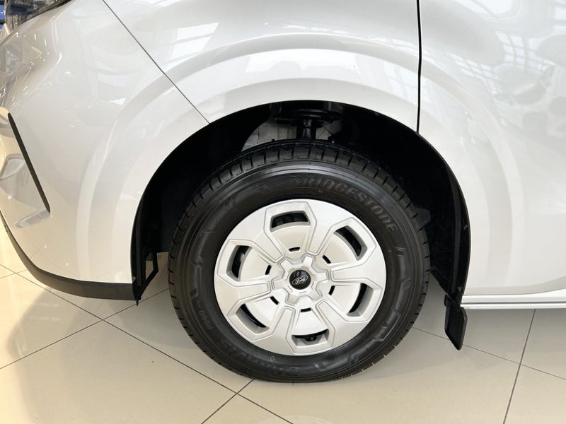 2025 Ford Transit Custom ALL WHEEL DRIVE 2.0 image 4