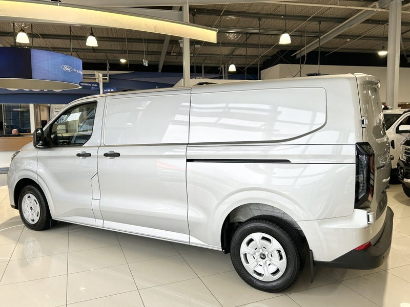 2025 Ford Transit Custom ALL WHEEL DRIVE 2.0 image 5