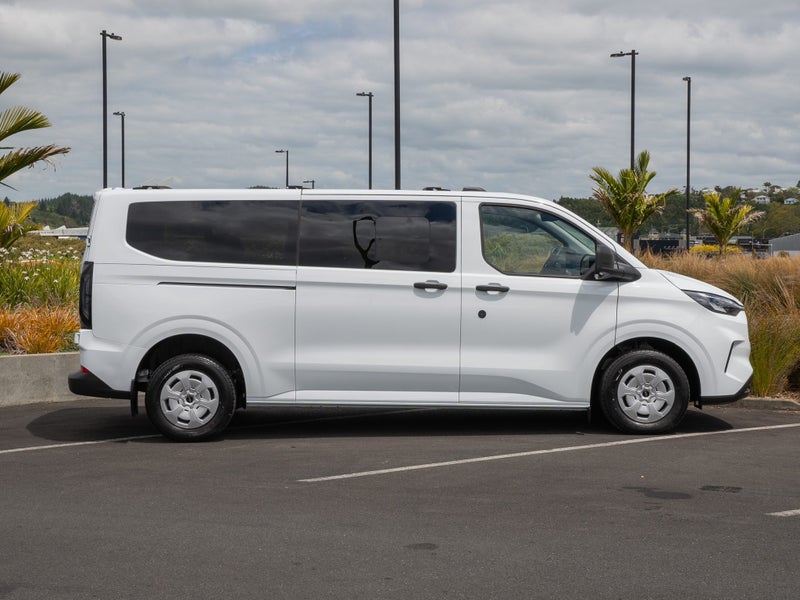 2025 Ford Transit Custom Kombi 9 Seat Bus image 5