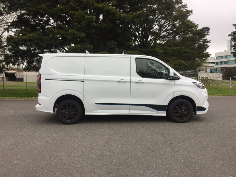 2025 Ford Transit CUSTOM SPORT AWD image 2