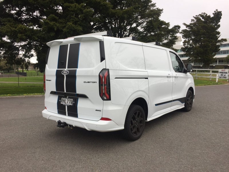 2025 Ford Transit CUSTOM SPORT AWD image 3