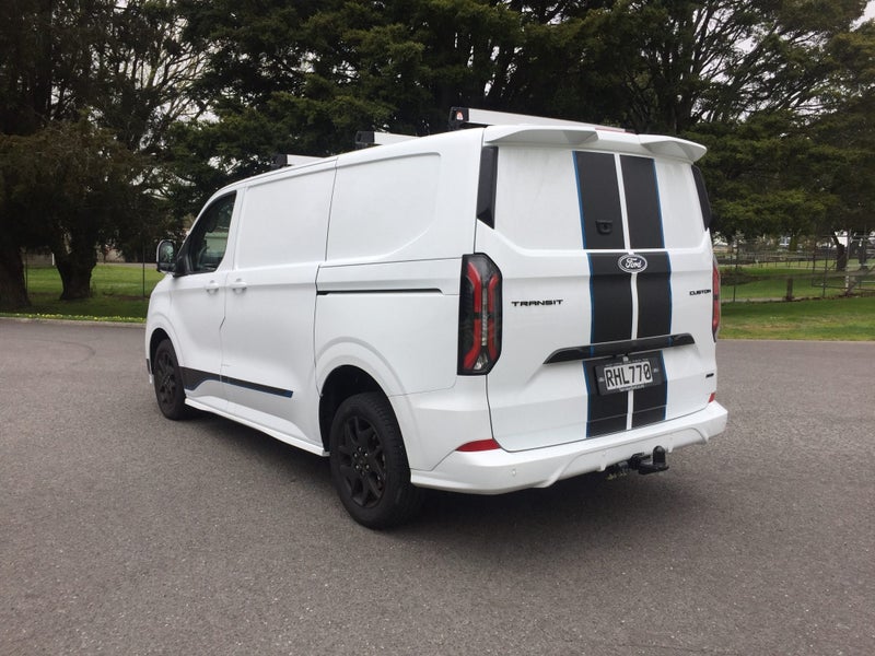2025 Ford Transit CUSTOM SPORT AWD image 5