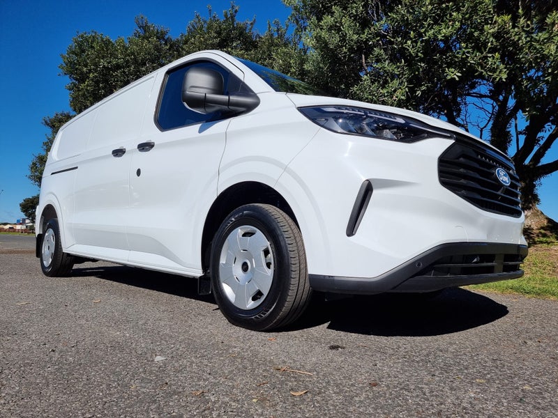 2025 Ford Transit Custom Van LWB 320L 2.0D 8AT image 4