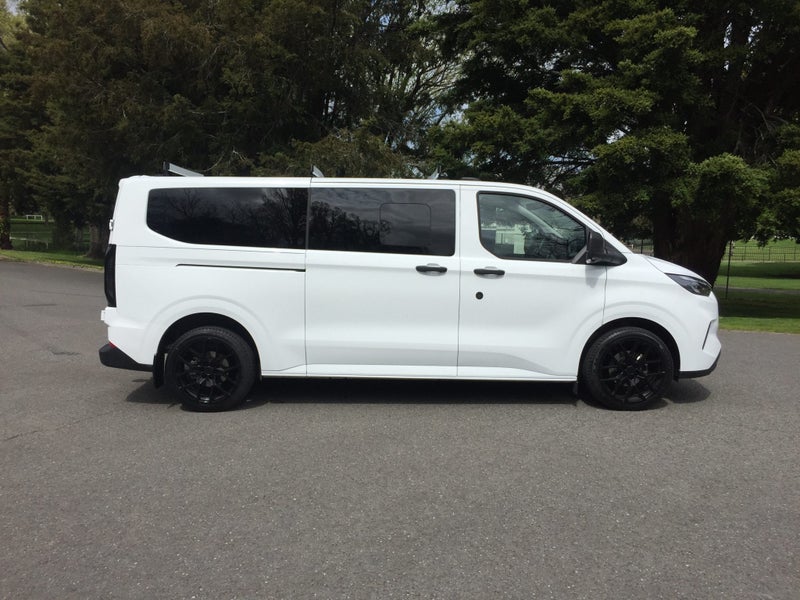 2025 Ford Transit KOMBI BUS 9 SEATER image 2