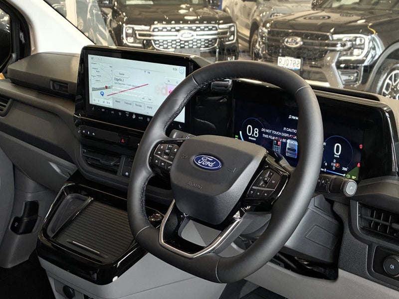 2025 Ford Transit Tourneo 8 Seater AWD Bus 2.0 image 3