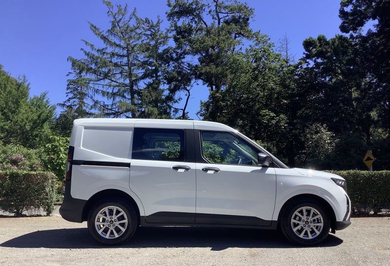 2025 Ford Transit TREND image 2