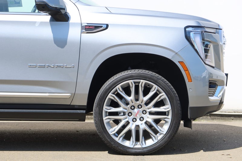 2025 GMC Denali Yukon Denali image 4