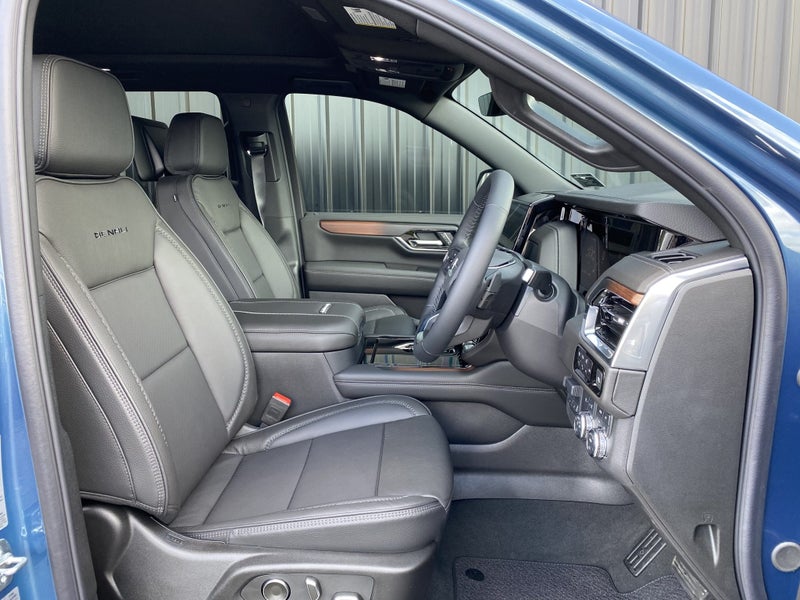 2025 GMC Yukon Denali 6.2L V8 image 4