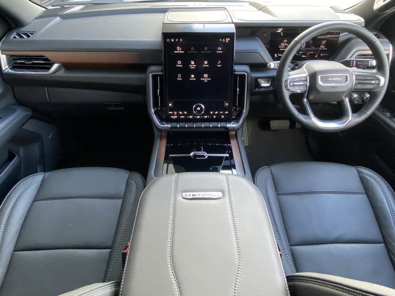 2025 GMC Yukon Denali 6.2L V8 image 3