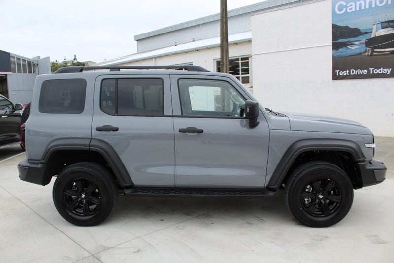 2025 GWM Tank 300 300 Lux Petrol image 3