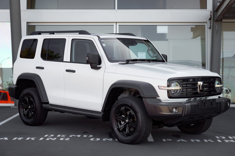 2025 GWM Tank 300 Lux 2.0P 9A 5Dr SUV image 1