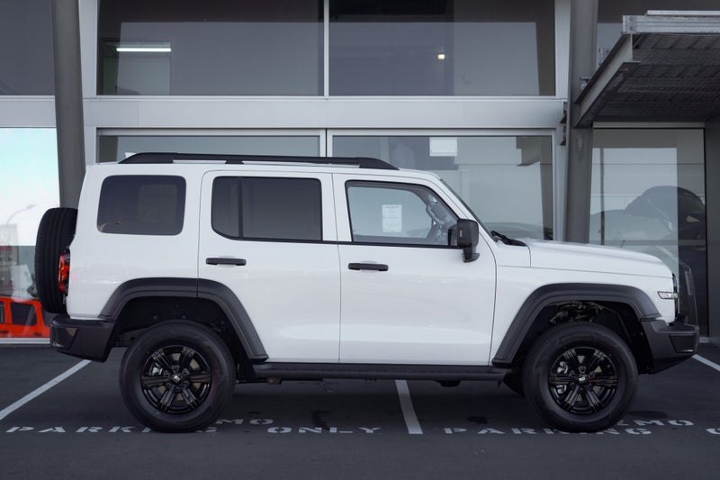 2025 GWM Tank 300 Lux 2.0P 9A 5Dr SUV image 2