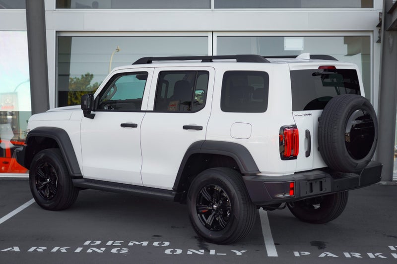 2025 GWM Tank 300 Lux 2.0P 9A 5Dr SUV image 3