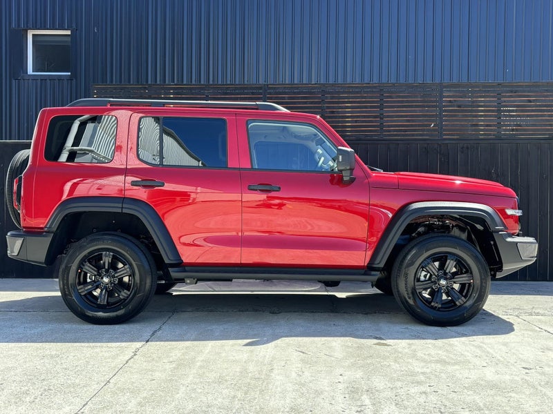 2025 GWM Tank 300 Lux HEV image 2