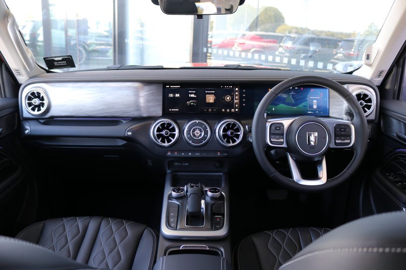 2025 GWM Tank 300 Lux Hybrid 2.0Ph - NZ New image 4