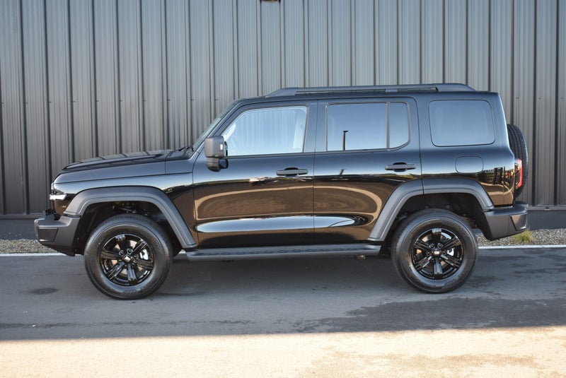 2025 GWM Tank 300 Lux Petrol 2.0P image 2