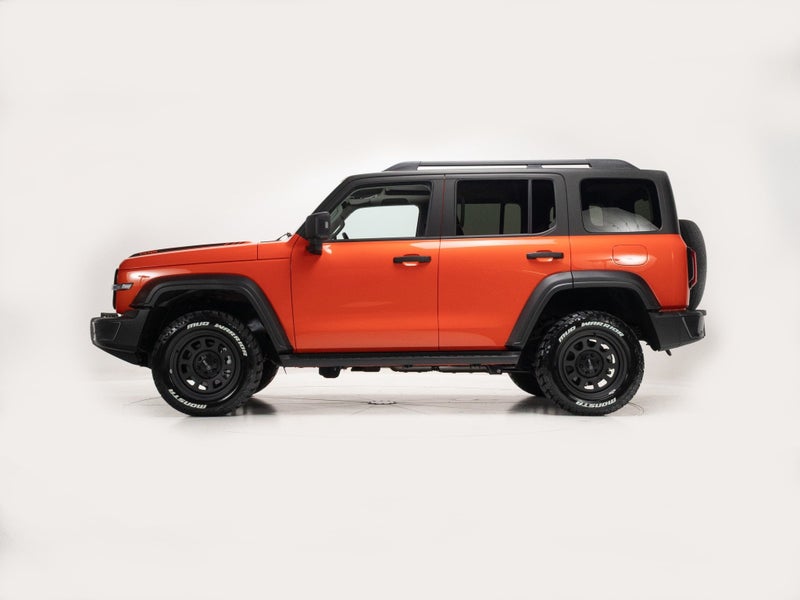 2025 GWM Tank 300 Lux Petrol 2.0P image 4