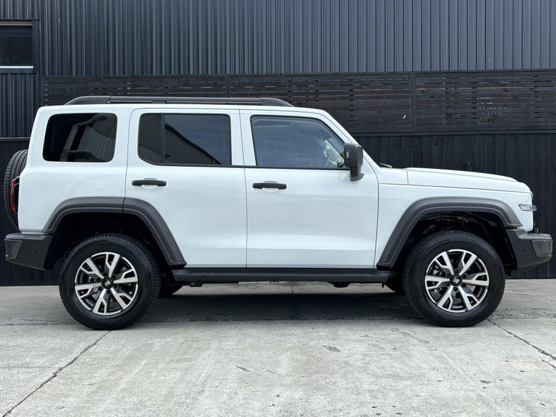 2025 GWM Tank 300 Ultra HEV image 2