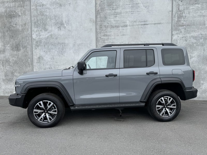 2025 GWM Tank 300 Ultra Hybrid 4x4 image 2