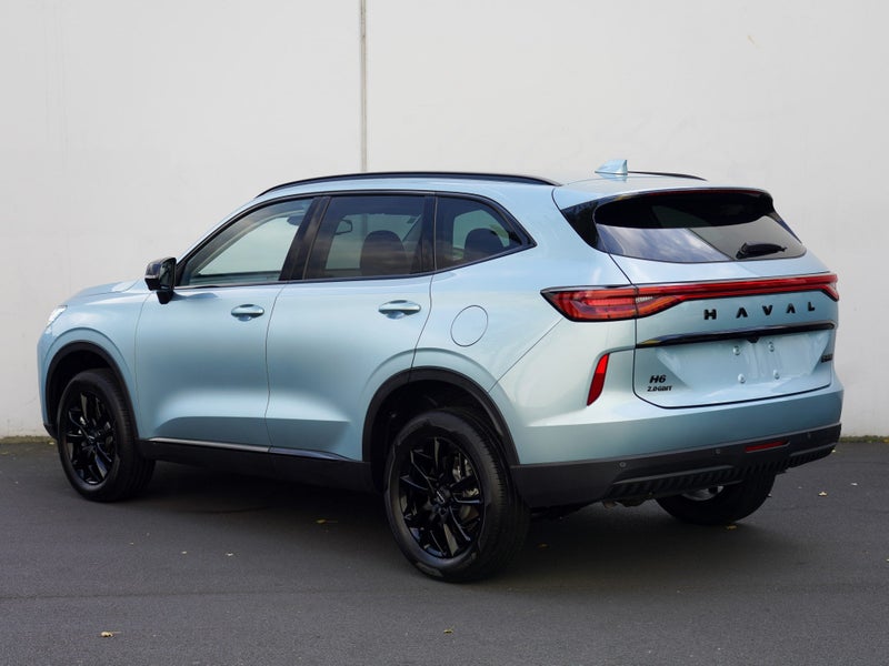 2025 Haval H6 Lux Auto 4X2 2.0PT 6A 5Dr Wagon image 2