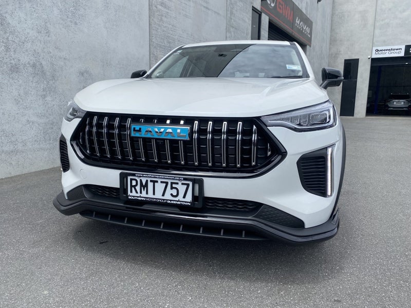 2025 Haval Jolion Luxury Auto image 2