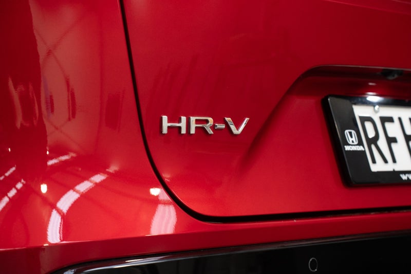 2025 Honda HR-V Hybrid Sport e:HEV image 2