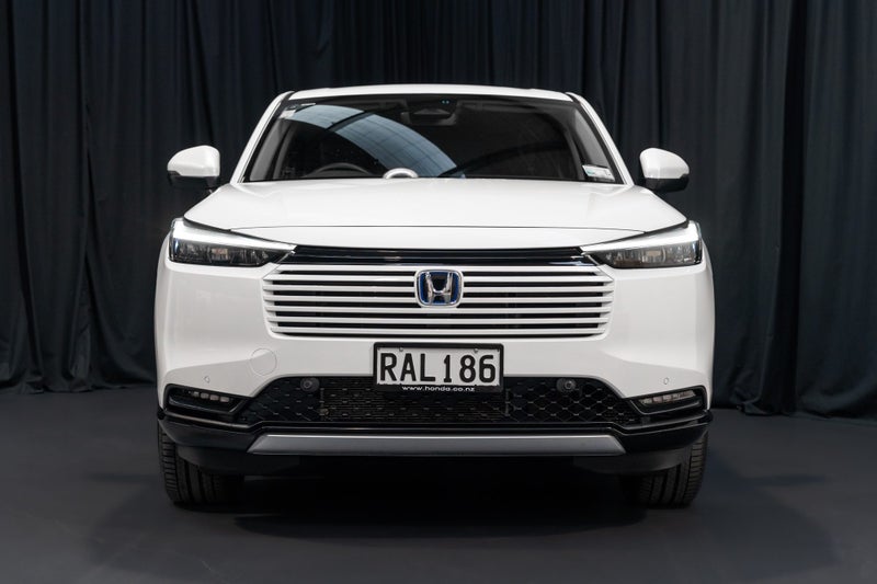 2025 Honda HR-V Hybrid Sport e:HEV image 2