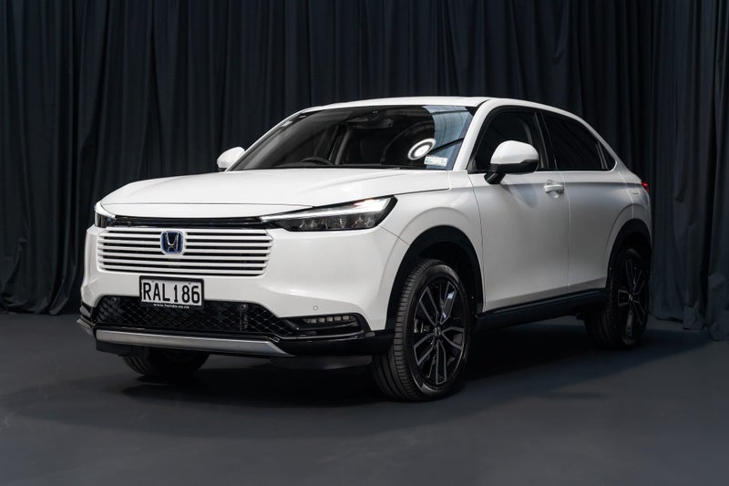 2025 Honda HR-V Hybrid Sport e:HEV image 3