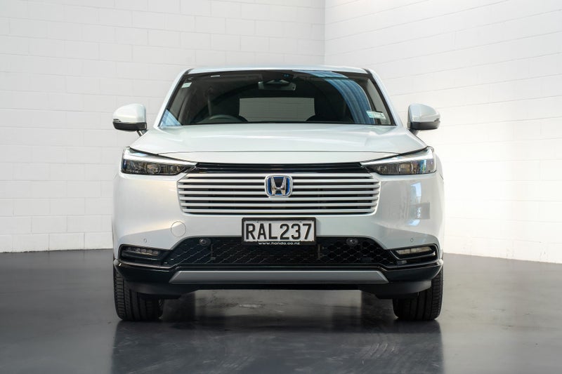 2025 Honda HR-V Hybrid Sport e:HEV image 2