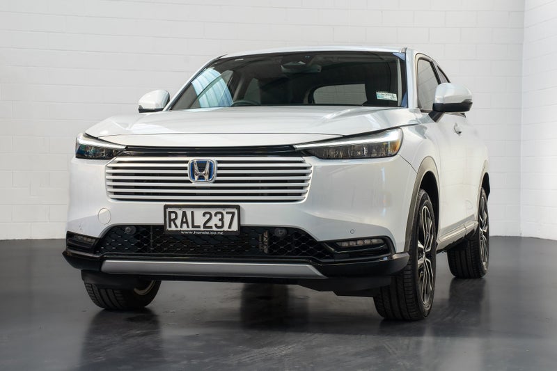 2025 Honda HR-V Hybrid Sport e:HEV image 3