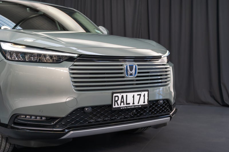 2025 Honda HR-V Hybrid Sport e:HEV image 3