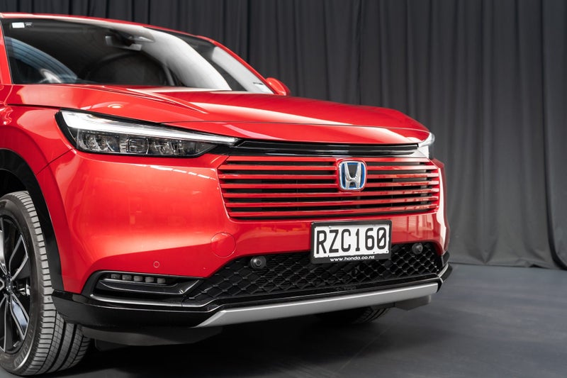 2025 Honda HR-V Hybrid Sport e:HEV image 2