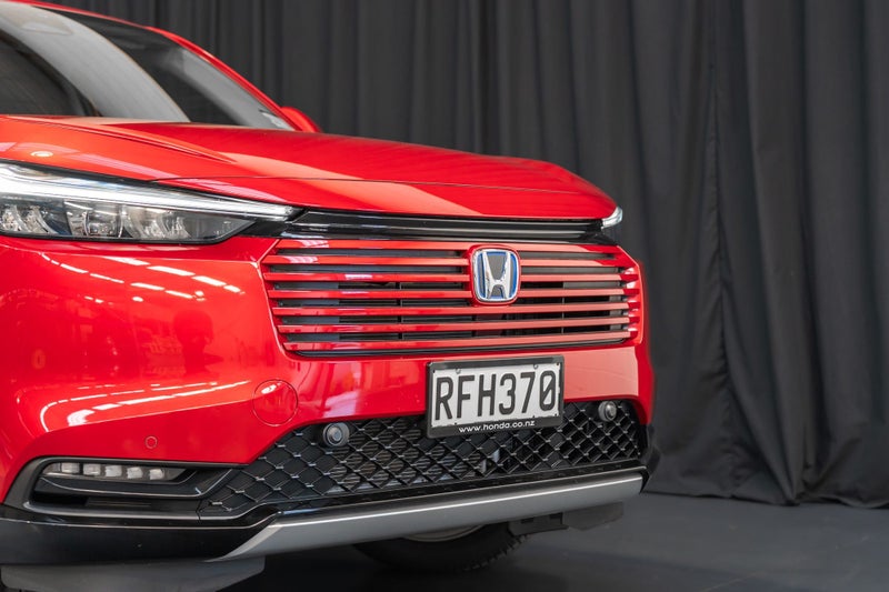 2025 Honda HR-V Hybrid Sport e:HEV image 2