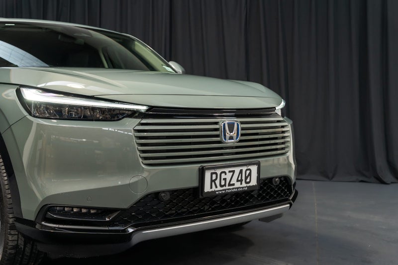 2025 Honda HR-V Hybrid Sport e:HEV L image 3
