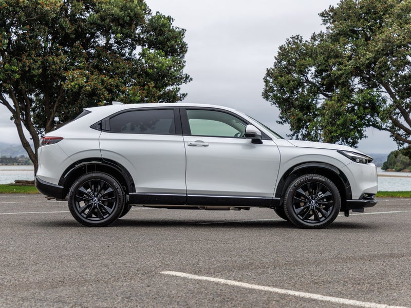 2025 Honda HR-V SPORT HYBRID BLACK EDITION image 5