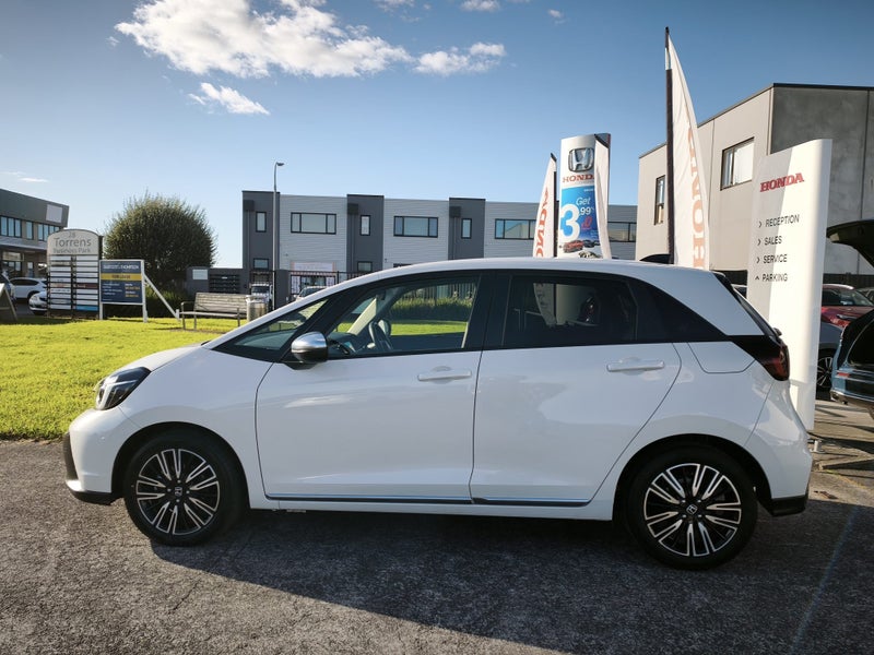 2025 Honda Jazz E:Hev Luxe Sport - HYBRID image 2