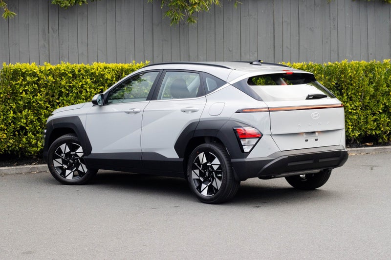 2025 Hyundai Kona Hybrid Active image 3